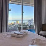 Апартаменты Sunny Waves - 2 Rooms, *