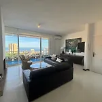 Sunny Waves - 2 Rooms, 아파트